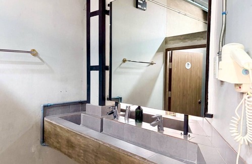 Talat Noi Hostel | Loftel 22 Hostel