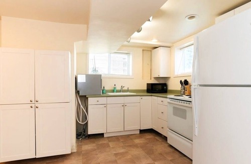 Greenwood Apartment | Loftium | Simple, Well-Kept & Convenient Greenwood Apartment