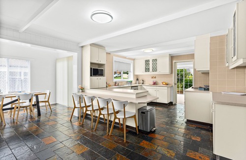 Barrack Heights House | Loftus Spacious Getaway