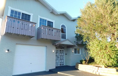 Barrack Heights House | Loftus Spacious Getaway