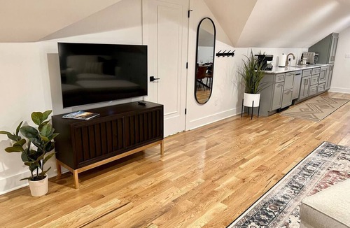 North Chattanooga House | Lofty Dream | Stylish Northshore Loft Stay