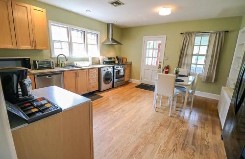 Princeton Apartment | Lofty Elegant Home Downtown Princeton 3BR