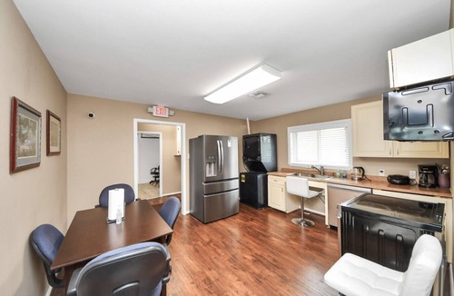 Rosenberg House | Lofty Grace Home 2 - Spacious 4BR Home