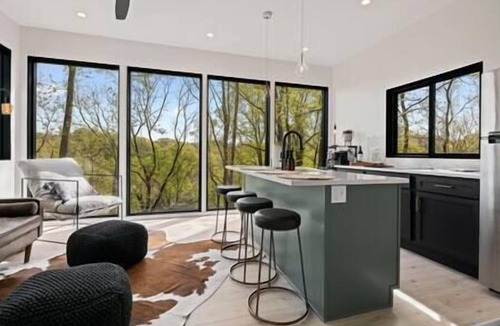 Alexander House | Lofty Ledges Hangout at French Broad River Farms