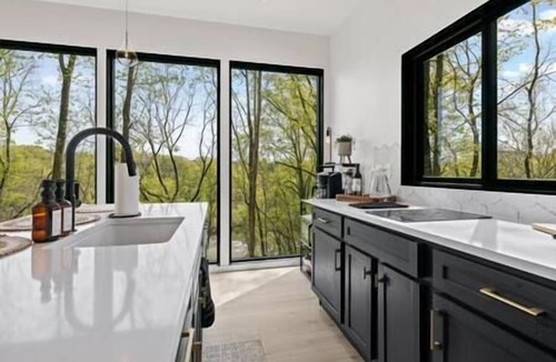 Alexander House | Lofty Ledges Hangout at French Broad River Farms