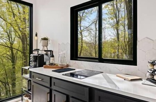 Alexander House | Lofty Ledges Hangout at French Broad River Farms