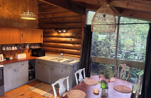 Hatepe Cabin | Log Cabin at the Lake Enjoy the peaceful idyllic lakeside settlement of Hatepe.