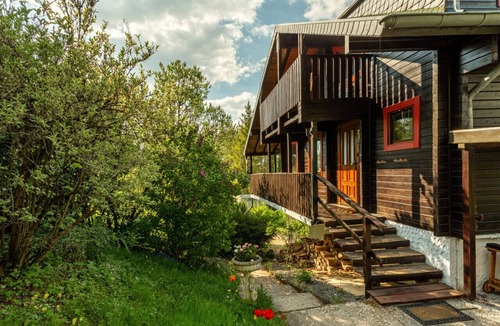 Berndorf Cabin | Log cabin Eifelsteig w/fireplace garden & fireplace