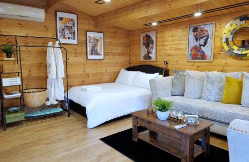 Gillingham House | Log Cabin