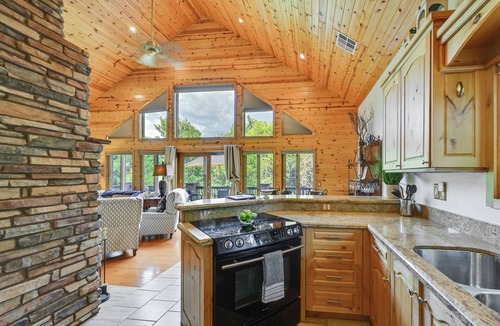 Payson Cabin | Log Cabin in Payson w/Deck, Mtn & Creek Views