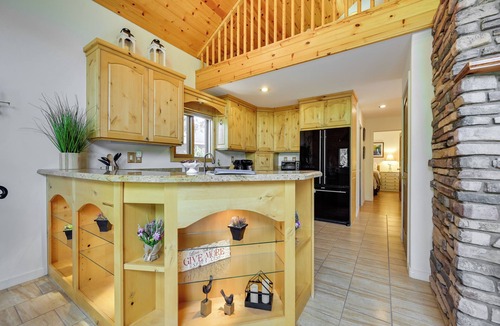 Payson Cottage | Log Cabin in Payson w/Deck, Mtn & Creek Views