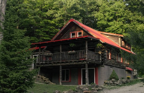 Bladensburg Cabin | Log Cabin Lodge with Indoor Heated Pool