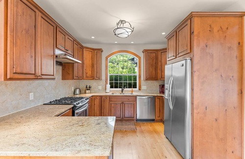 Ellicottville Cabin | 🏡 Log Cabin Stay w/Sauna, Hot Tub + Games Room – Close to Town!