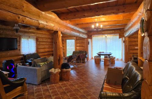 Toplita Ski Chalet | Log Haven