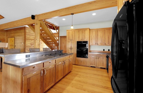 Wimberley House | Log Home w/Firepit, Porch, Ping Pong & Pickleball