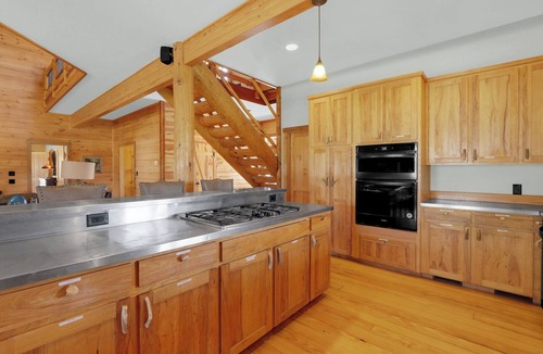 Wimberley House | Log Home w/Firepit, Porch, Ping Pong & Pickleball