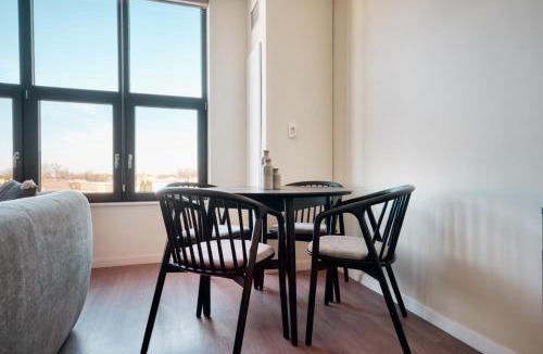 Logan Square Apartment | Logan Square 2br w pool lounge gym nr L CHI-869