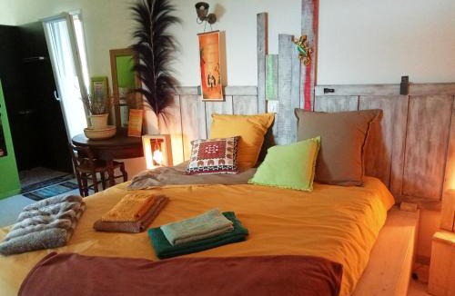 Carnoules Apartment | logement de charme avec jacuzzi et piscine