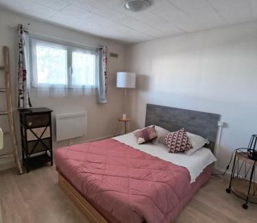 Saint-Michel-en-l'Herm Apartment | Logement entier proche des plages de Sud Vendée