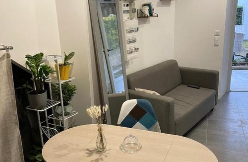 Vallauris Apartment | Logement entier : Studio neuf avec jardin