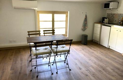 Saint-Didier Apartment | Logement neuf et climatisé, au coeur du village
