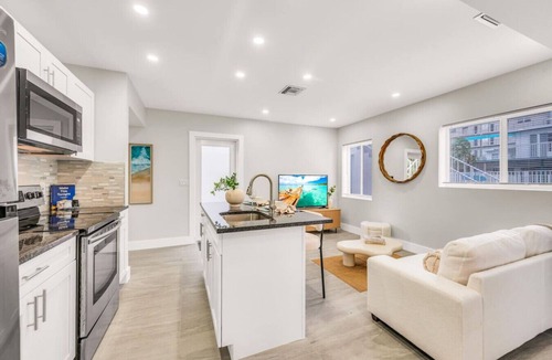 East Fort Lauderdale Apartment | Loggerhead 102 | 2BR Oceanfront | Heated Pool