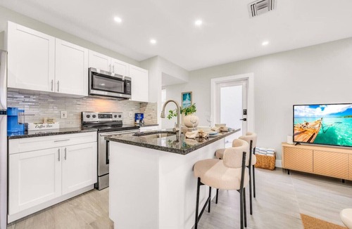East Fort Lauderdale Apartment | Loggerhead 102 | 2BR Oceanfront | Heated Pool