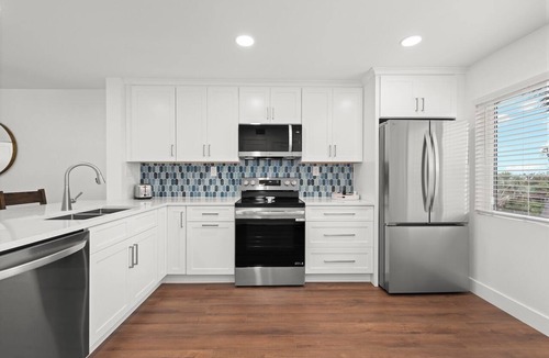 Sanibel Condo | Loggerhead Cay 483: Updated Condo Steps To Beach!