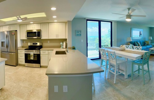Sanibel Condo | LOGGERHEAD CAY 501🌴Direct Gulf Front🏖️Sanibel Escape🏝️ Queen & Twin in spare room