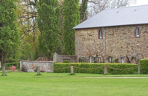 Saint-Jean-des-Essartiers House | Logis à la Campagne, à 35 Minutes du Mont Saint Michel, des Plages du D Day.