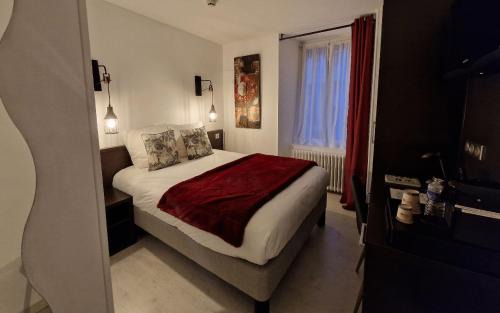 Bort-les-Orgues Hotel | Logis Central Hôtel - Restaurant & Spa