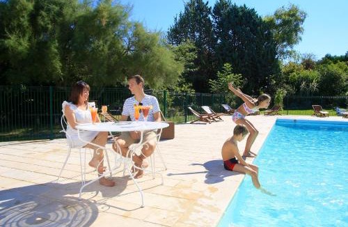 Chitenay Hotel | Logis Hôtel Auberge Du Centre Châteaux de la Loire