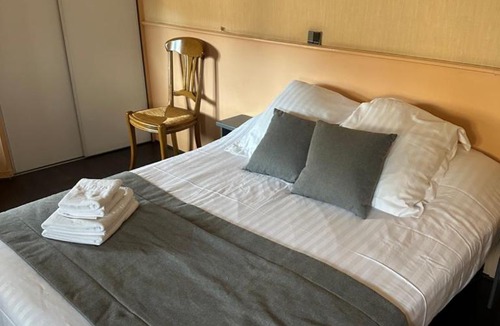 Yenne Hotel | Logis Hôtel du Fer à Cheval