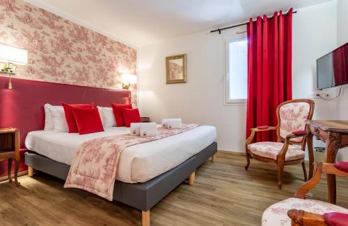 Grignan Hotel | Logis Hôtel La Bastide De Grignan & Restaurant La Chênaie