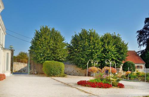 Essomes-sur-Marne Hotel | Logis Hôtel & Restaurant Chateau de la Marjolaine