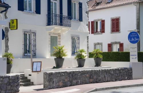 Cambo-les-Bains Hotel | Logis Hôtel & Restaurant La Villa Bleue