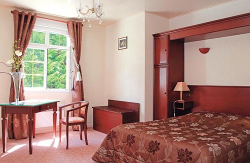 Le Wast Hotel | Logis Hôtel & Restaurant - Le Château Des Tourelles 3 étoiles