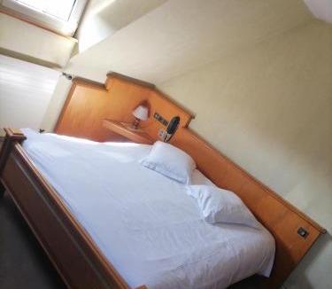 Ingwiller Hotel | Logis Hotel Aux Comtes De Hanau