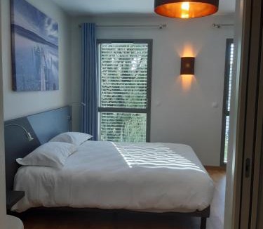 Lons-le-Saunier Hotel | Logis Hotel du Parc-Restaurant - Le Rouget de Lisle
