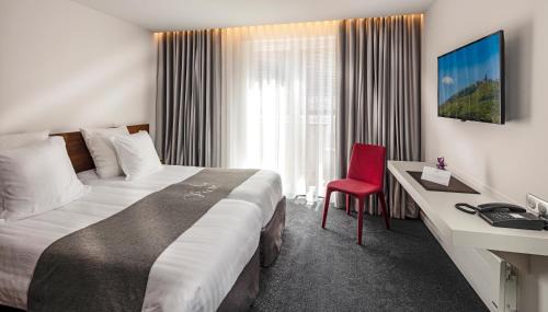 Saint-Hippolyte Hotel | Logis Hotel Le Parc & Spa