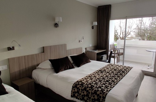 Royan Hotel | Logis Hotel Les Bleuets
