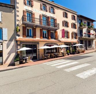 Pontgibaud Hotel | Logis Hotel restaurant de la Poste