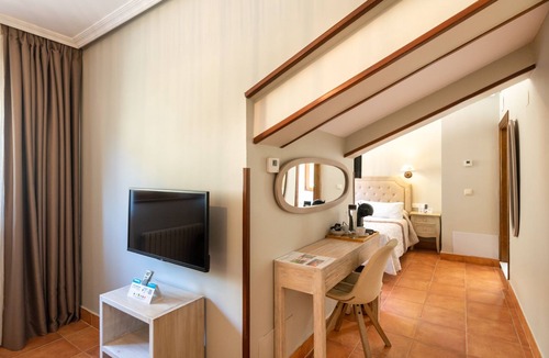 Arenas de Cabrales Hotel | Logis Hotel Restaurante La Casa de Juansabeli
