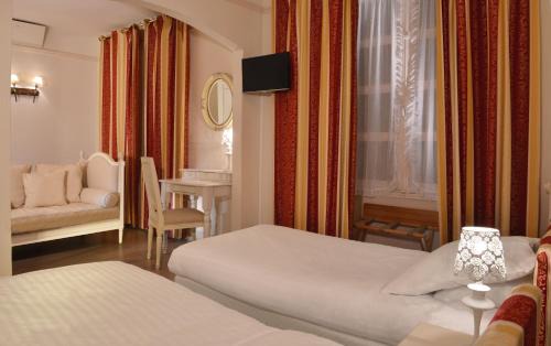 Buzancais Hotel | Logis L'hermitage