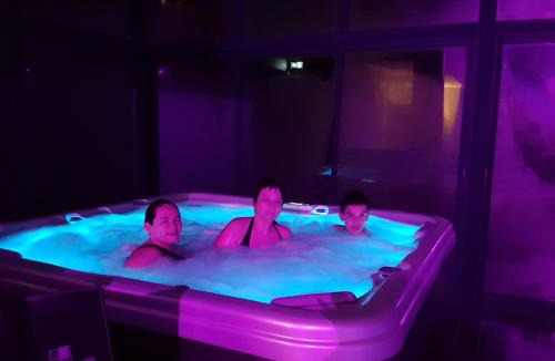 Tence Hotel | Logis SPA Hotel Restaurant De La Poste