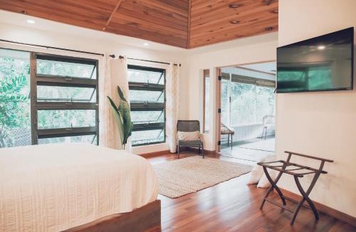 Hilo House | Loi B&B