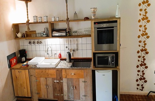Saint-Jean-de-Sauves Cottage | Loire Countryside Escape near Castles