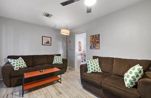Camelback East House | Loma Linda Courtyard Suites