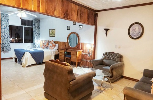 San Isidro Hotel | Loma Tranquila