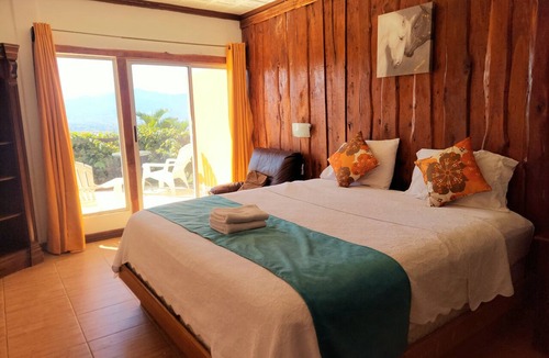 San Isidro Hotel | Loma Tranquila